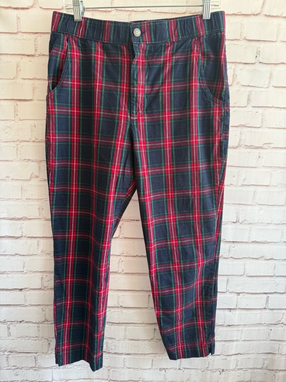 Hollister Red &‎ Green Plaid Chinos